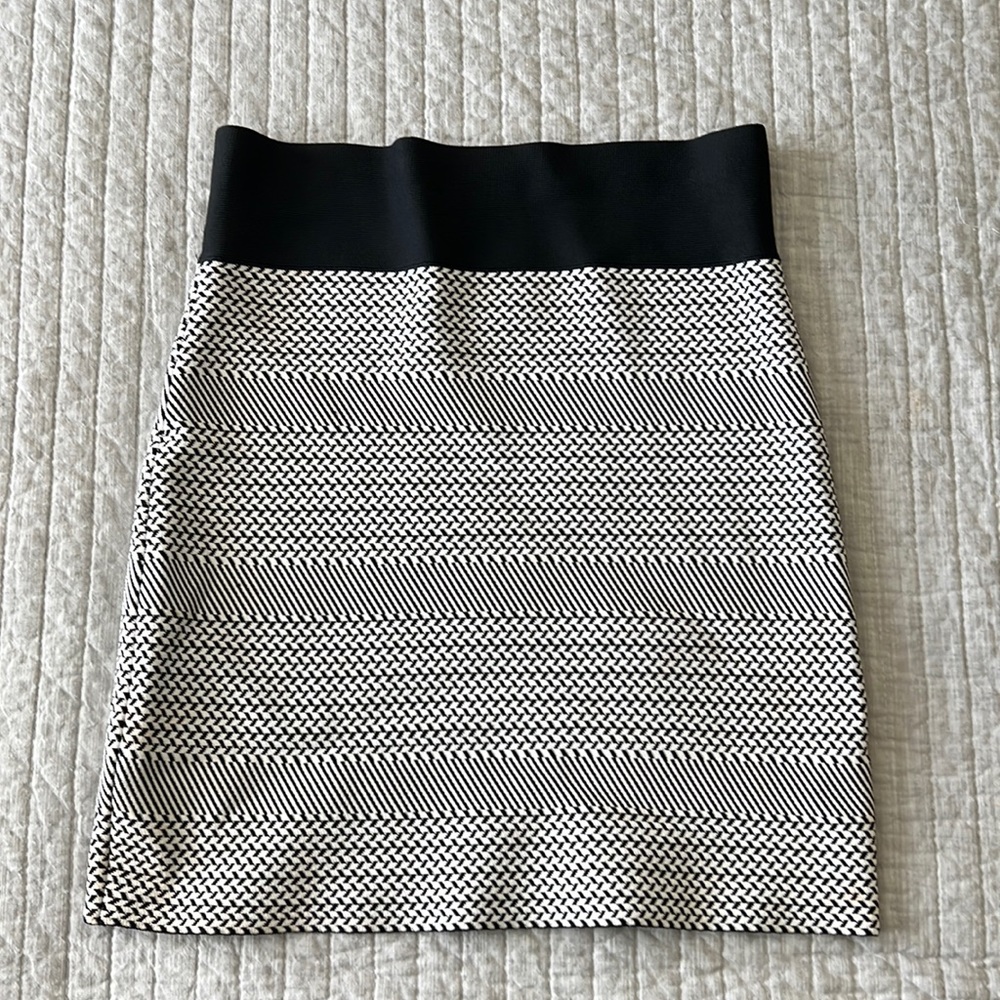 Bcbgmaxazria skirt